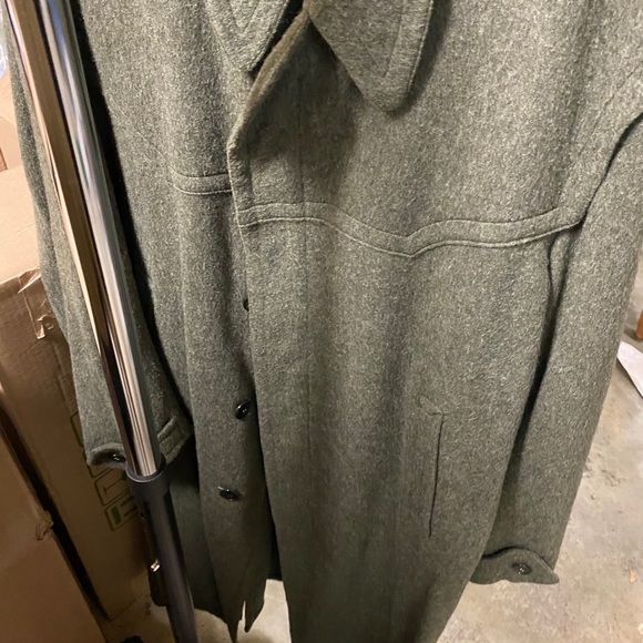 coat - Picture 2 of 3